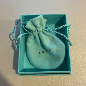 Tiffany “forever” necklace
